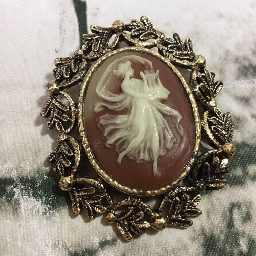Vintage Cameo Ornate Oval‎ Pendant Woman Playing Harp Collectible Jewelry